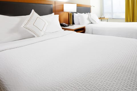 Suite, 1 Bedroom | Pillowtop beds, in-room safe, desk, blackout drapes