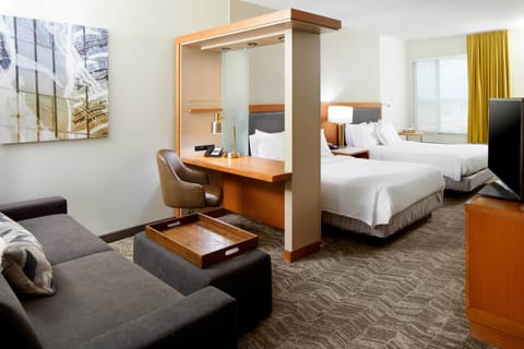 Suite, 1 Bedroom | Pillowtop beds, in-room safe, desk, blackout drapes