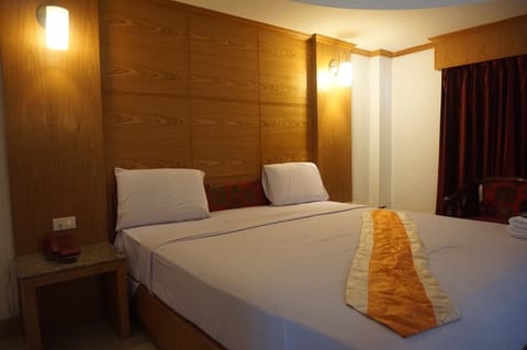 Standard Double Room | Free WiFi, bed sheets