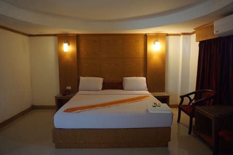 Standard Double Room | Free WiFi, bed sheets