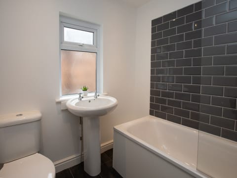 Double Room, Shared Bathroom | Bathroom