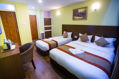 Deluxe Triple Room | In-room safe, soundproofing, free WiFi, bed sheets