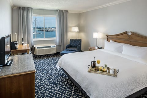 Standard Room, 1 King Bed, Harbor View | Hypo-allergenic bedding, pillowtop beds, desk, laptop workspace