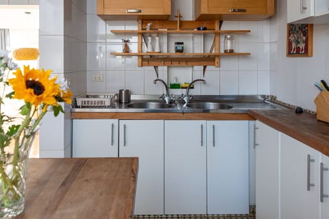 Estudio El Pájaro Real | Private kitchen | Stovetop, coffee/tea maker, toaster, eco-friendly cleaning products