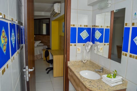 Twin Room, 1 Queen Bed, Non Smoking | Bathroom | Bathtub, free toiletries, towels