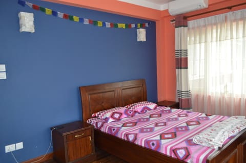 Deluxe Double Room, 1 Queen Bed, Non Smoking | Street view