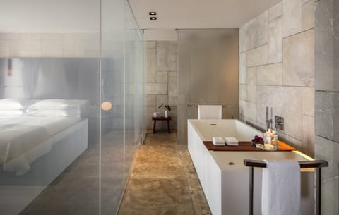 Presidential Suite (Conjoined Beds) | Bathroom | Separate tub and shower, deep soaking tub, rainfall showerhead