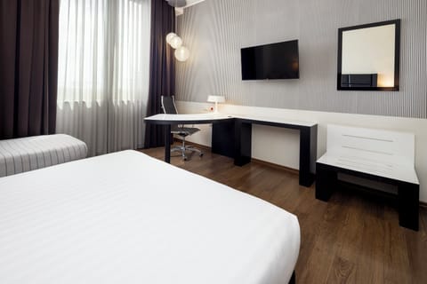 Standard Room, 1 Queen Bed with Sofa bed | Premium bedding, minibar, in-room safe, desk