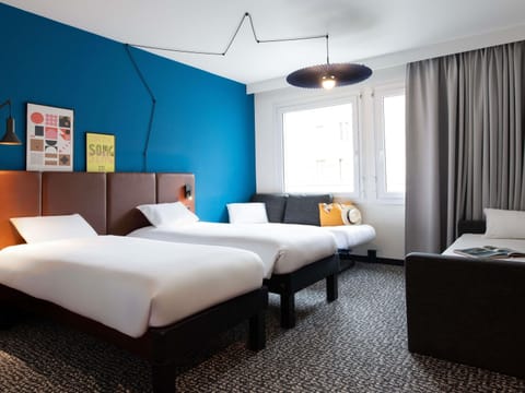 Standard Room (4 People) | In-room safe, desk, soundproofing, iron/ironing board