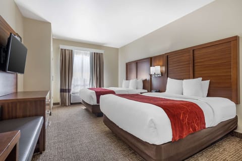 Suite, Non Smoking | Premium bedding, pillowtop beds, in-room safe, desk