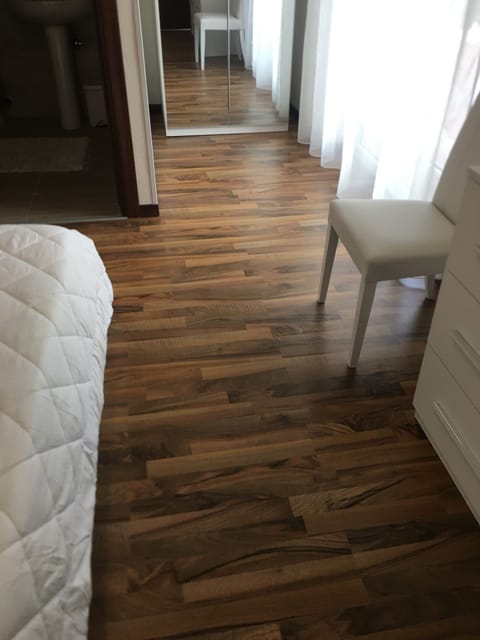 Double Room, Lake View | In-room safe, free WiFi, bed sheets