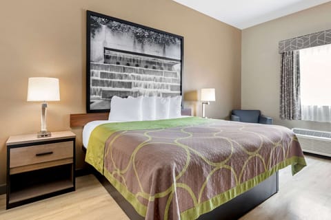 Standard Room, 1 King Bed | Premium bedding, pillowtop beds, desk, laptop workspace