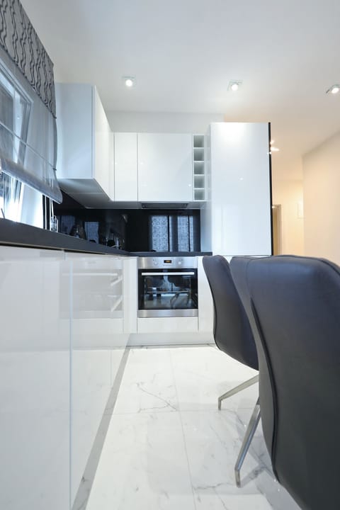 Exclusive Penthouse with Terrace and Jacuzzi | Private kitchen | Fridge, microwave, oven, stovetop