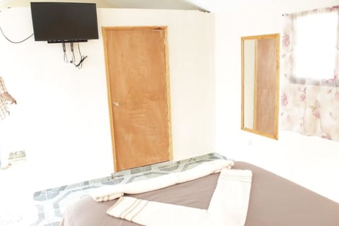 Basic Cottage, 1 Double Bed, Non Smoking | Premium bedding, Select Comfort beds, in-room safe