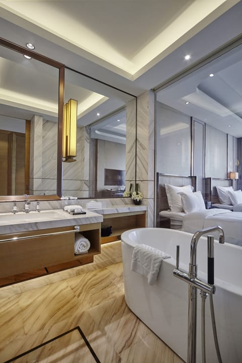 Room, 2 Twin Beds, Non Smoking | Bathroom | Combined shower/tub, rainfall showerhead, free toiletries, hair dryer