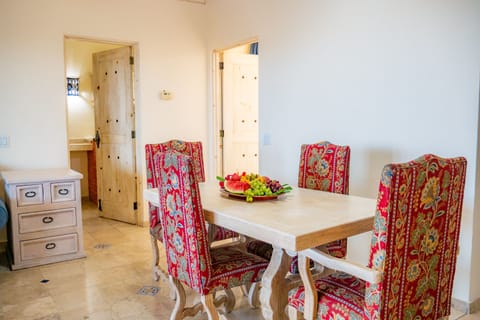 Suite, 2 Bedrooms, Non Smoking, Terrace (Master) | Dining room