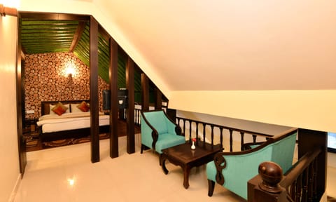 Maharaja Suite Double | Premium bedding, desk, iron/ironing board, free WiFi