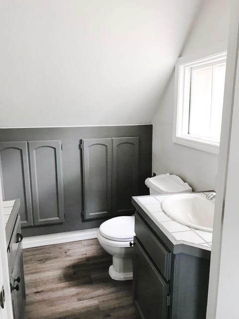 Cabin 5 - Juniper | Bathroom | Shower, towels