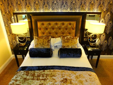 Standard Double Room, 1 Double Bed (Above the bar) | Premium bedding, down comforters, individually decorated