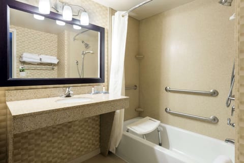 Room, Accessible | Bathroom | Combined shower/tub, hair dryer, towels
