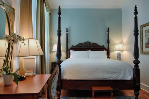 Suite, 1 King Bed | Premium bedding, pillowtop beds, in-room safe, desk
