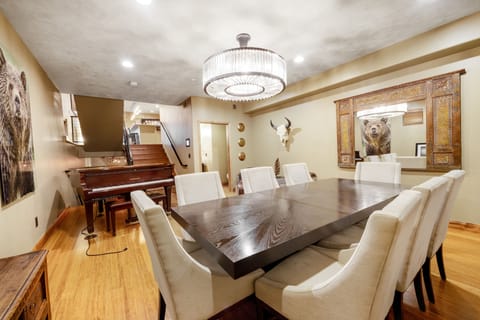 Miller Park Penthouse | In-room dining