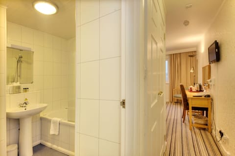 Standard Twin Room | In-room safe, desk, iron/ironing board, bed sheets