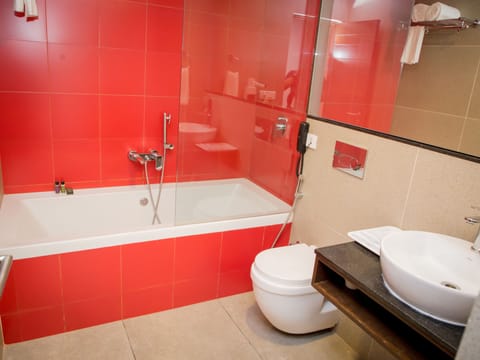 Luxury Room, Non Smoking | Bathroom | Free toiletries, hair dryer, bathrobes, slippers