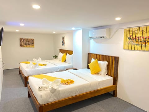 Standard Triple Room, Shared Bathroom | 1 bedroom, Egyptian cotton sheets, premium bedding, pillowtop beds