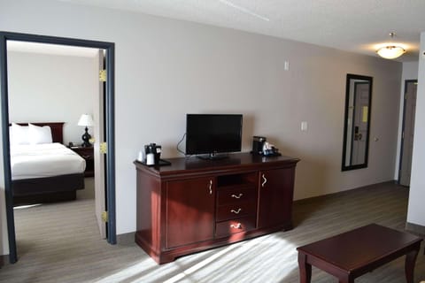 Suite, 1 Bedroom, Non Smoking | Down comforters, desk, blackout drapes, iron/ironing board