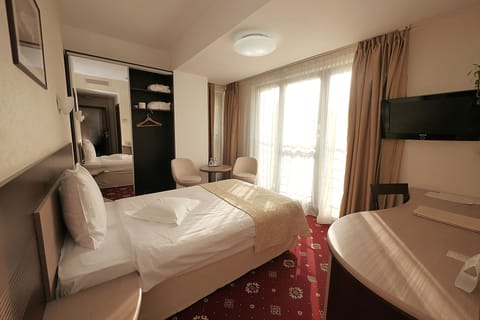 Single Room | Premium bedding, minibar, in-room safe, individually decorated