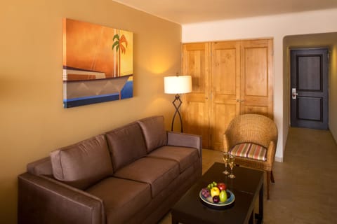 Junior Suite, King Bed  | Premium bedding, down comforters, pillowtop beds, minibar