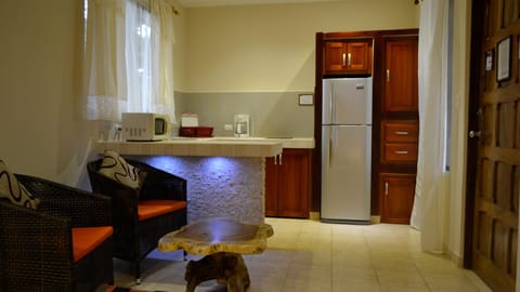 Superior Room, Kitchen | Private kitchen | Full-size fridge, microwave, stovetop, cookware/dishes/utensils