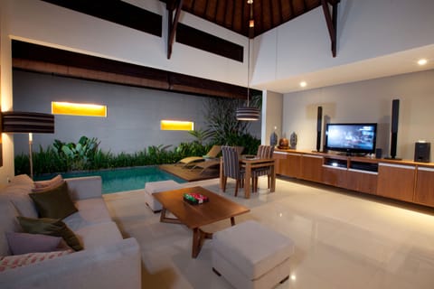 Villa, 1 Bedroom (1 Bedroom Villa) | Living area | 40-inch TV with cable channels, DVD player