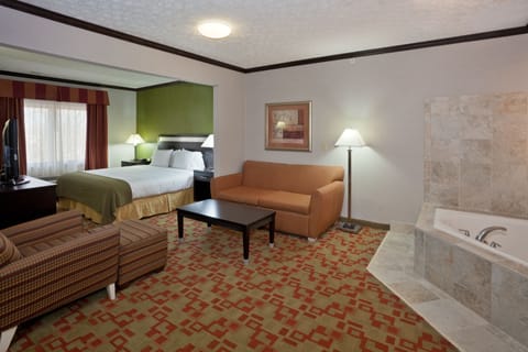 Executive Suite, 1 King Bed, Non Smoking | In-room safe, desk, laptop workspace, blackout drapes