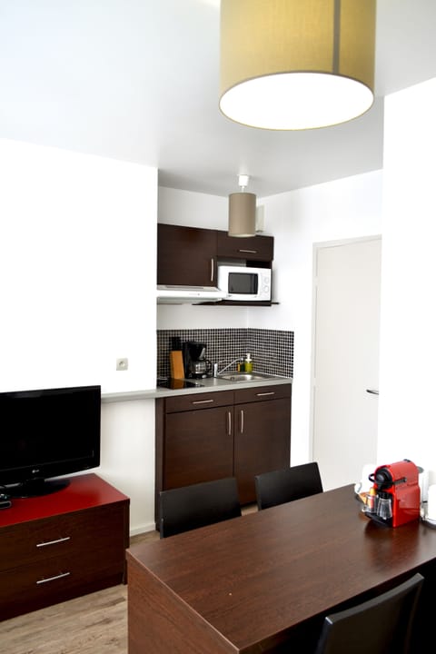 Apartment, 1 Bedroom (1) | Private kitchen | Fridge, microwave, stovetop, espresso maker