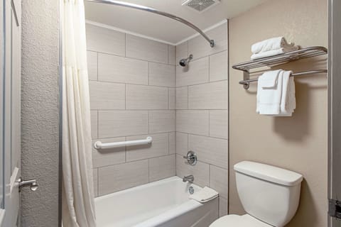 Room, 1 Queen Bed (Pet Friendly) | Bathroom | Combined shower/tub, deep soaking tub, hydromassage showerhead