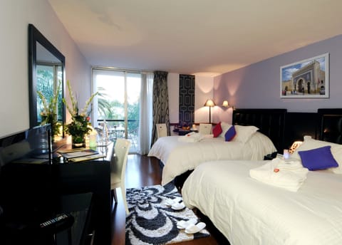 Standard Twin Room, Pool View | Premium bedding, minibar, in-room safe, desk