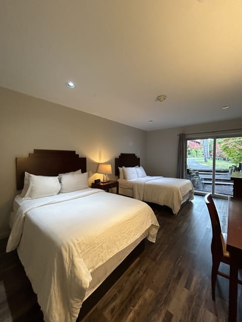 Comfort Double Room NDD | Desk, blackout drapes, iron/ironing board, free WiFi