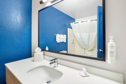 Room, 2 Queen Beds | Bathroom | Free toiletries, hair dryer, towels