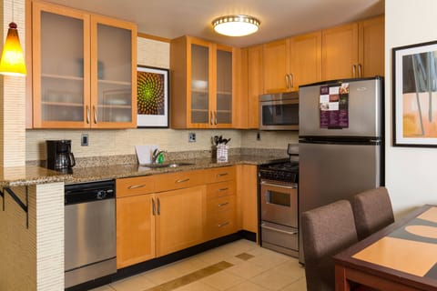 Suite, 1 Double Bed | Private kitchen | Fridge, microwave, stovetop, dishwasher