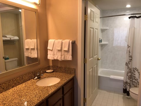 Suite, 2 Bedrooms (Mobility Accessible, Roll-In Shower) | Bathroom | Combined shower/tub, free toiletries, hair dryer, towels