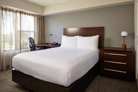 Suite, 2 Bedrooms, Fireplace | Premium bedding, in-room safe, desk, laptop workspace