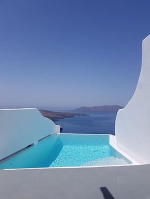 Infinity pool