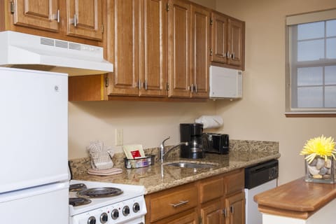 Suite, 2 Bedrooms, Non Smoking | Private kitchen | Fridge, microwave, stovetop, dishwasher