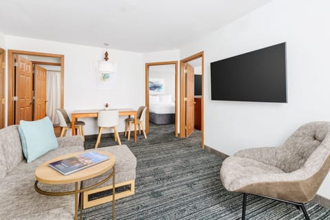 Suite, 2 Bedrooms | Desk, soundproofing, iron/ironing board, free WiFi