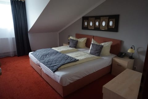 Economy Double Room | Soundproofing, free WiFi, wheelchair access