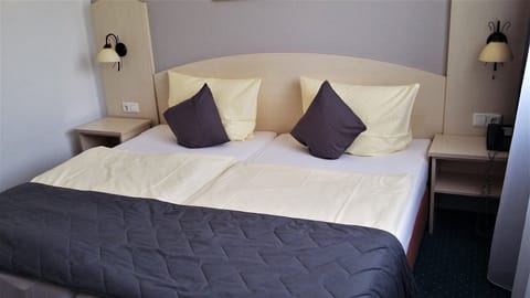 Economy Double Room | Soundproofing, free WiFi, wheelchair access