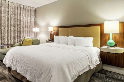 Premium bedding, in-room safe, desk, laptop workspace