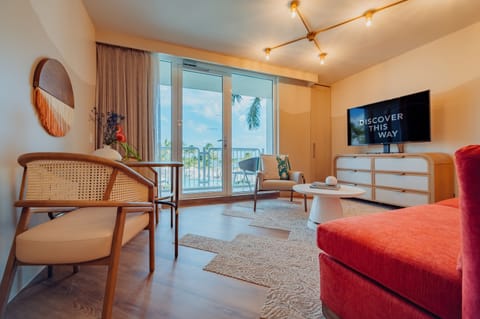 1-Bedroom Ocean Suite, 1 King Bed & Sofa Bed (Ocean View) | Beach/ocean view